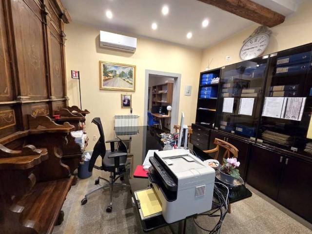 Locale Commerciale in affitto a Corte Dovichetti, Bagni Di Lucca Ponte