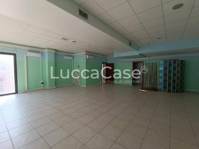 Locale Commerciale in affitto a San Concordio, Bagni Di Lucca Ponte