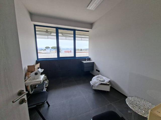 Locale Commerciale in affitto a Corte Dovichetti, Bagni Di Lucca Ponte