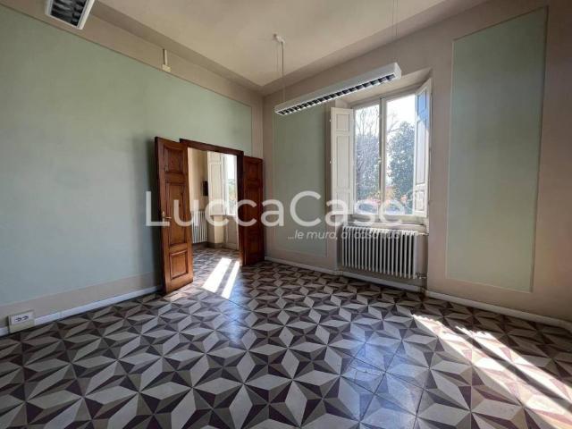 Locale Commerciale in affitto a San Concordio, Bagni Di Lucca Ponte