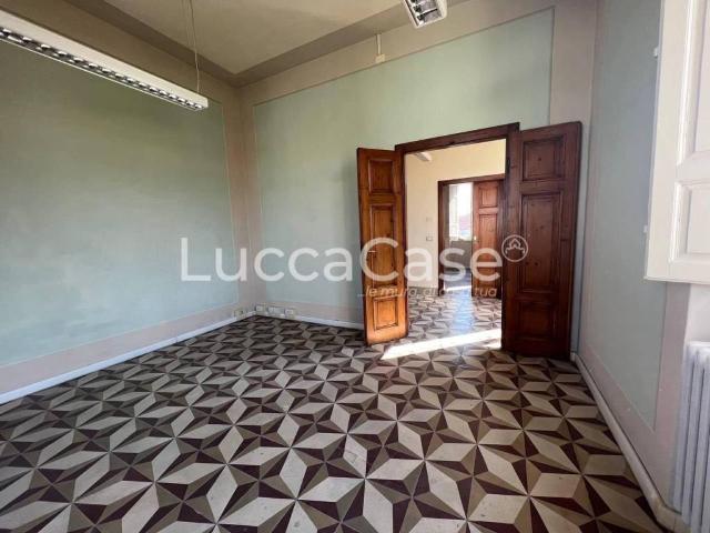 Locale Commerciale in affitto a San Concordio, Bagni Di Lucca Ponte