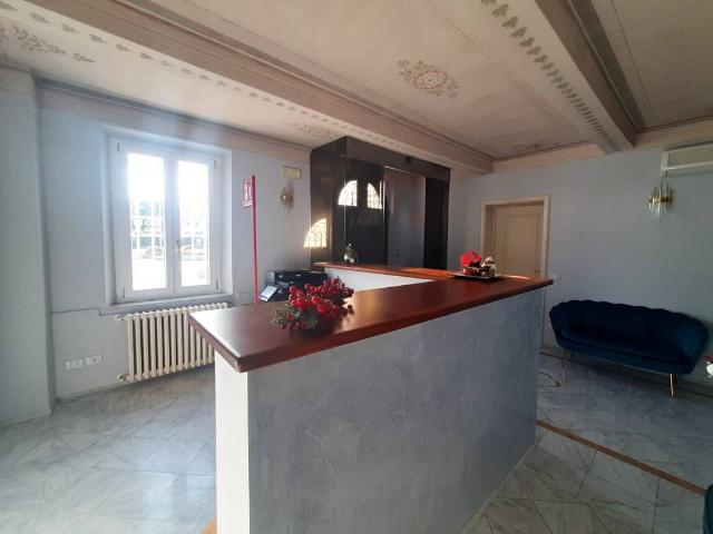 Locale Commerciale in affitto a Santissima Annunziata, Bagni Di Lucca Ponte