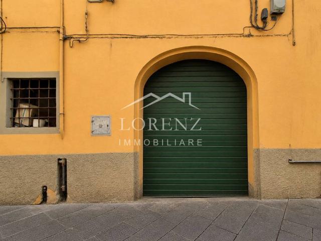 Locale Commerciale in affitto a Sant'Anna, Bagni Di Lucca Ponte