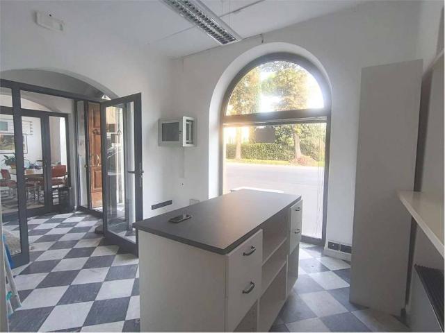 Locale Commerciale in affitto a Corte Dovichetti, Bagni Di Lucca Ponte