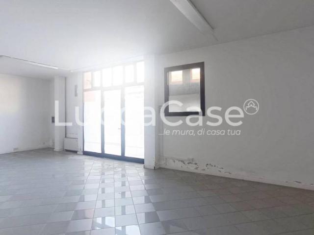 Locale Commerciale in affitto a San Concordio, Bagni Di Lucca Ponte