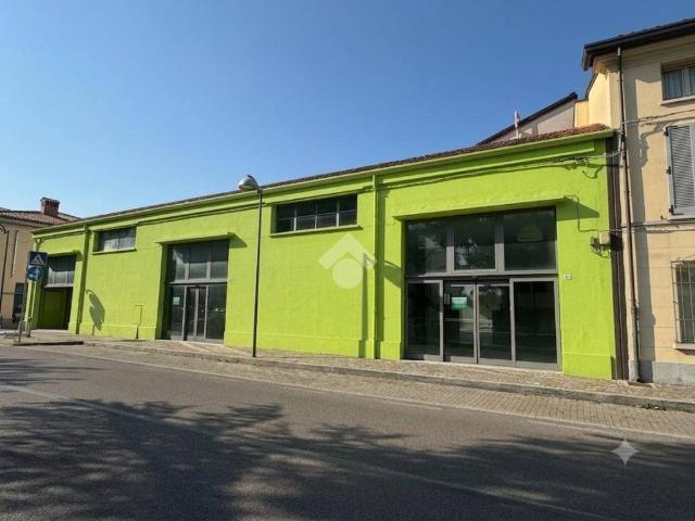 Locale Commerciale in affitto a Unione dei comuni della Bassa Romagna, Lugo