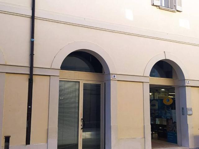 Locale Commerciale in affitto a Unione dei comuni della Bassa Romagna, Lugo