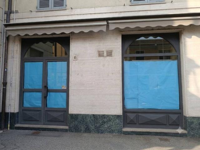 Locale Commerciale in affitto a Comunità Montana Valli del Verbano, Luino