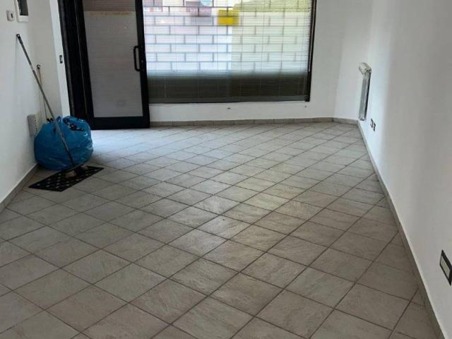 Locale Commerciale in affitto a Comunità Montana Valli del Verbano, Luino
