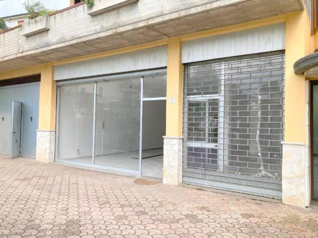 Locale Commerciale in affitto a Comunità montana della valle Trompia, Lumezzane