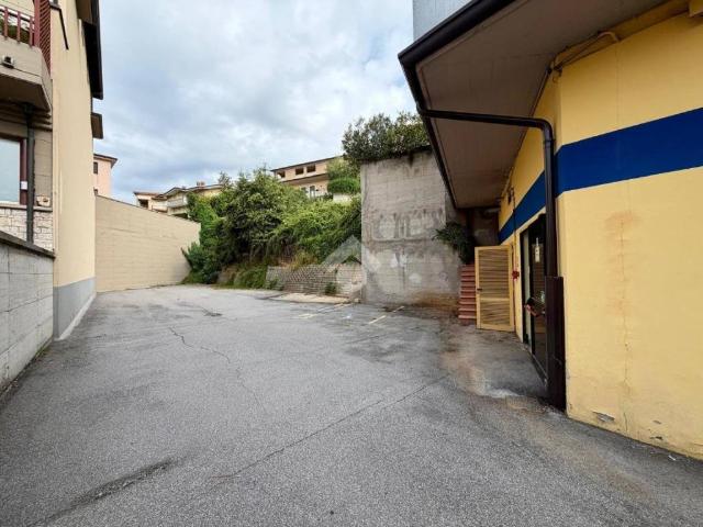 Locale Commerciale in affitto a Comunità montana della valle Trompia, Lumezzane