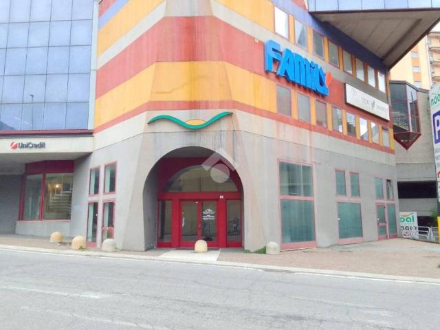 Locale Commerciale in affitto a Comunità montana della valle Trompia, Lumezzane