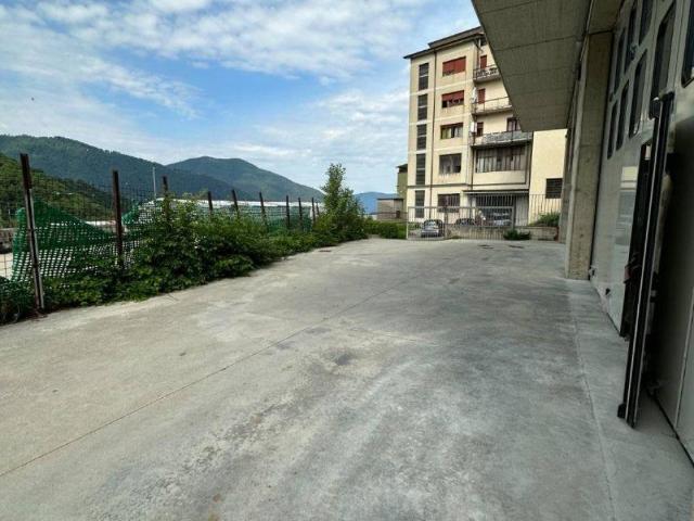 Locale Commerciale in affitto a Comunità montana della valle Trompia, Lumezzane