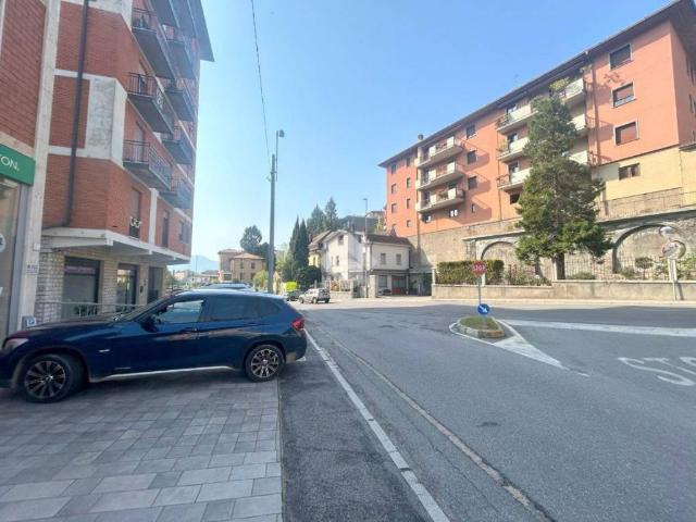 Locale Commerciale in affitto a Comunità montana della valle Trompia, Lumezzane
