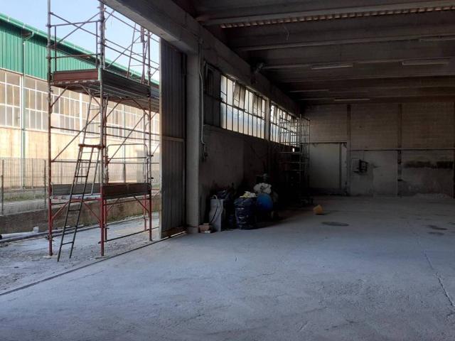 Locale Commerciale in affitto a Portonetti, Luni