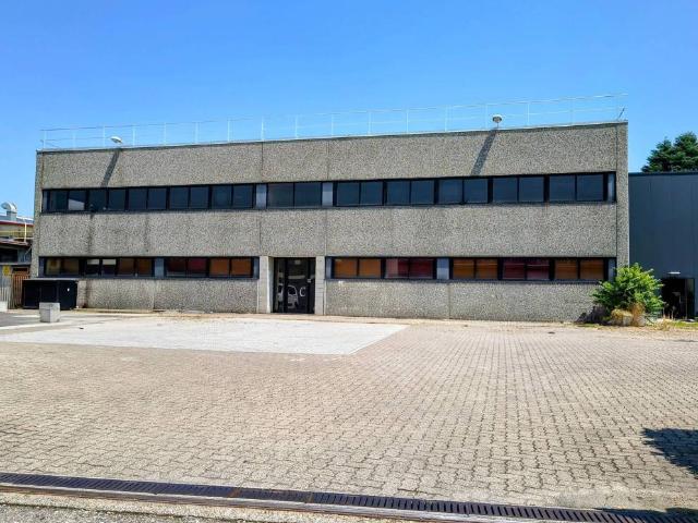 Locale Commerciale in affitto a Caccivio, Lurate Caccivio