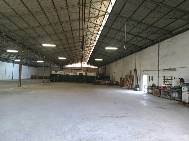 Locale Commerciale in affitto a Bassa Reggiana, Re