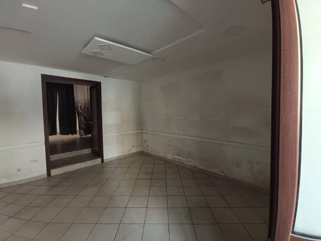 Locale Commerciale in affitto a Casalba, Macerata Campania