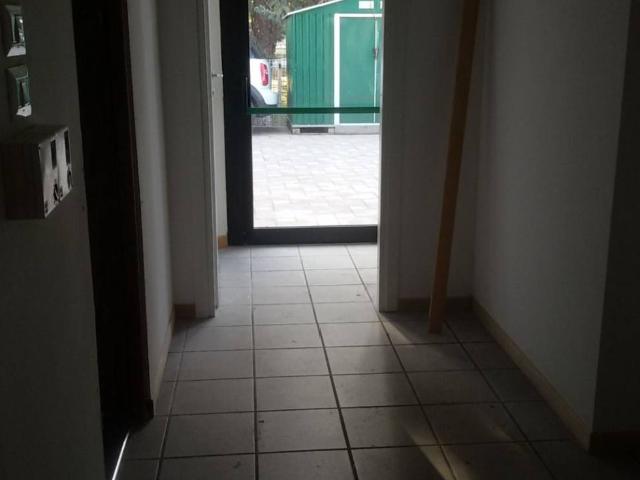 Locale Commerciale in affitto a Pace, Marche