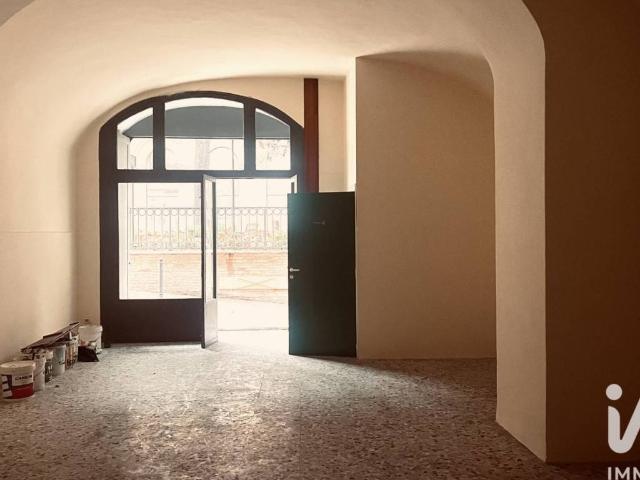 Locale Commerciale in affitto a Centro storico, Marche