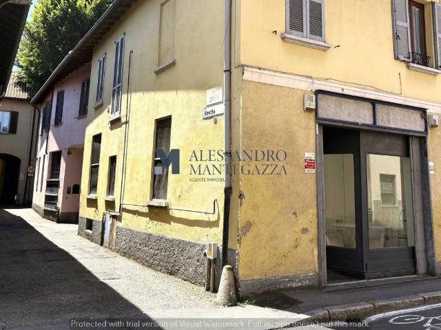 Locale Commerciale in affitto a Macherio