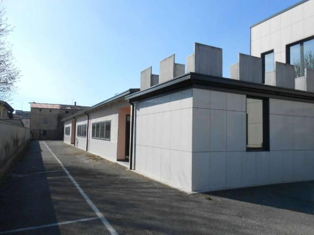Locale Commerciale in affitto a Madignano, Lombardia