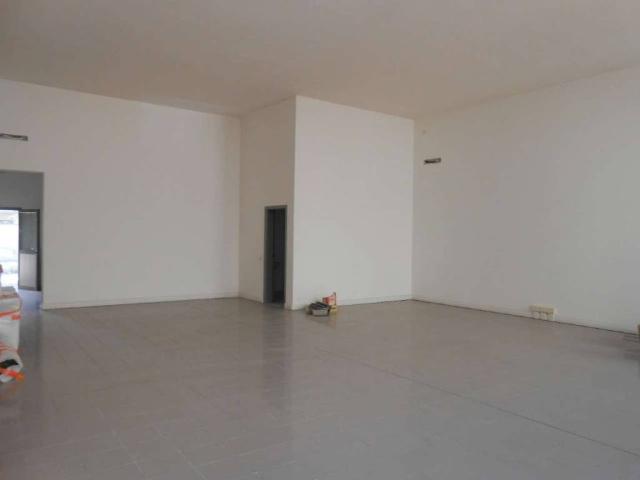 Locale Commerciale in affitto a Madignano, Lombardia