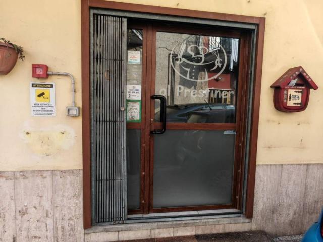 Locale Commerciale in affitto a Madone, Lombardia