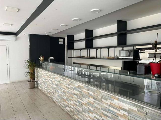 Locale Commerciale in affitto a Magione, Perugia