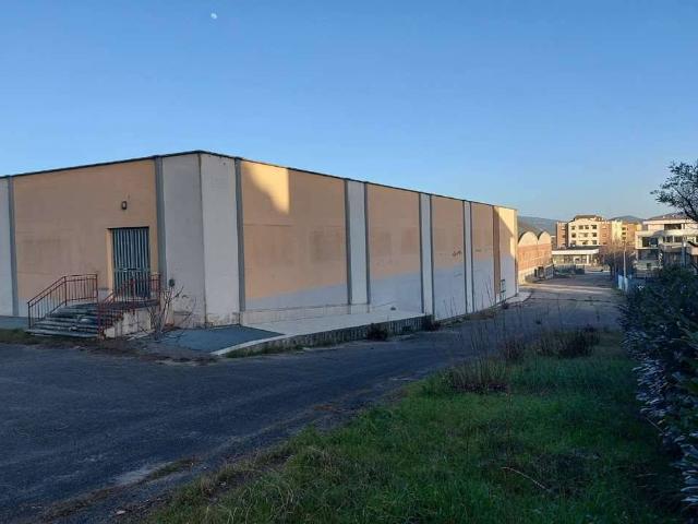 Locale Commerciale in affitto a Casenuove, Magione