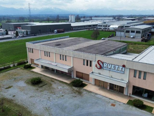 Locale Commerciale in affitto a Piemonte, Cuneo