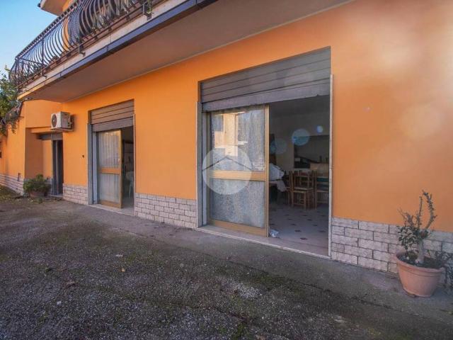 Locale Commerciale in affitto a Magliano Sabina, Lazio