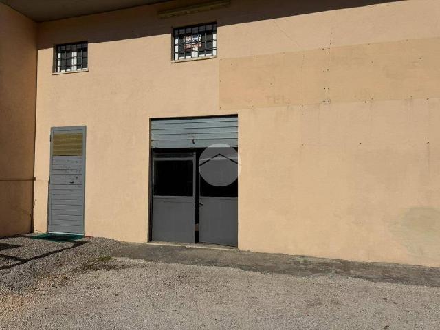 Locale Commerciale in affitto a Magliano Sabina, Lazio