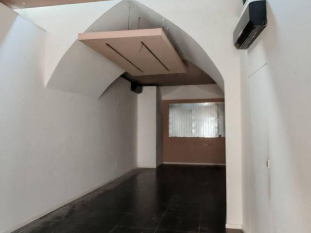 Locale Commerciale in affitto a Puglia, Lecce