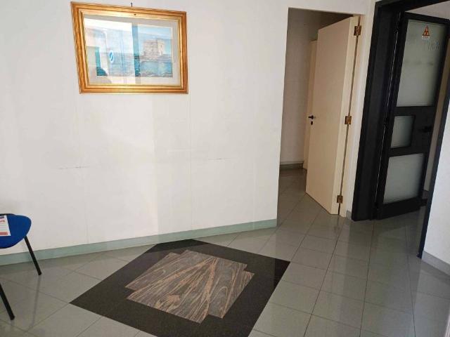 Locale Commerciale in affitto a Puglia, Lecce