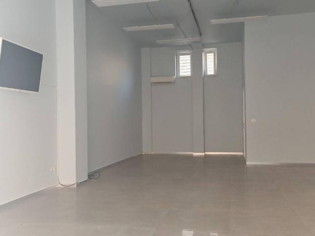 Locale Commerciale in affitto a Puglia, Lecce