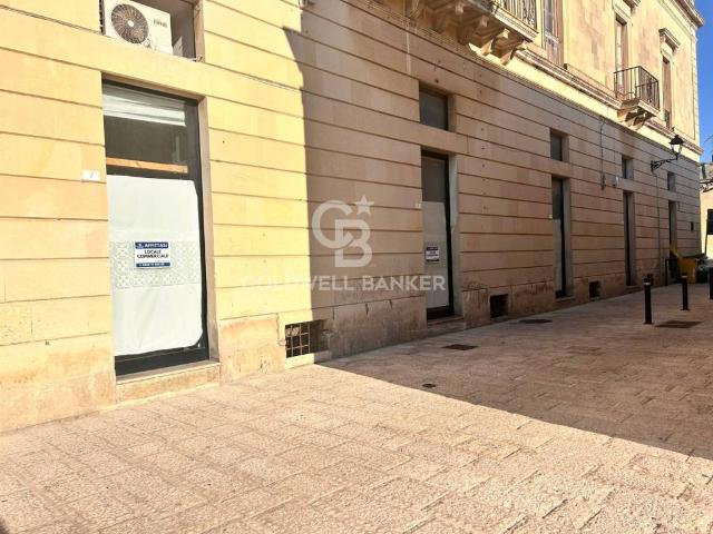 Locale Commerciale in affitto a Puglia, Lecce