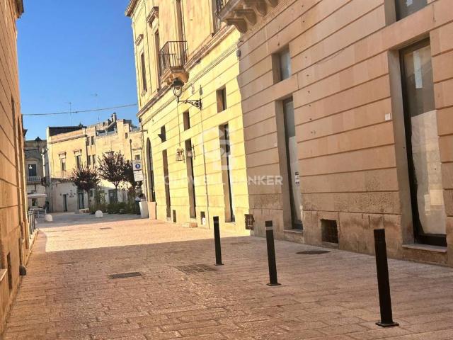 Locale Commerciale in affitto a Puglia, Lecce