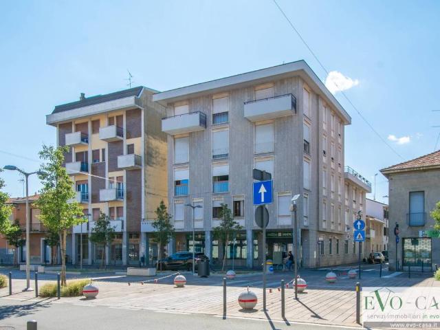Locale Commerciale in affitto a Magnago, Lombardia