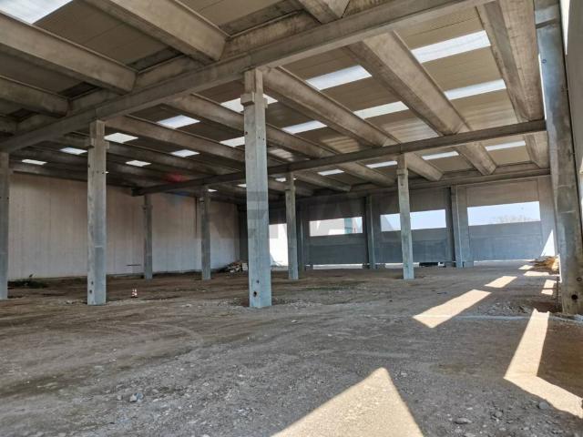 Locale Commerciale in affitto a Magnago, Lombardia