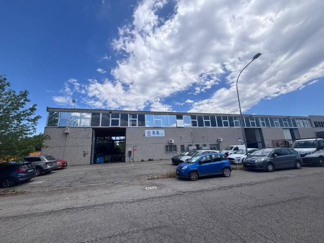 Locale Commerciale in affitto a Unione Terre di Pianura, Malalbergo