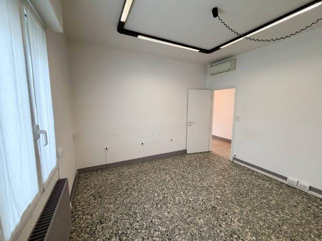 Locale Commerciale in affitto a Malgrate, Lombardia