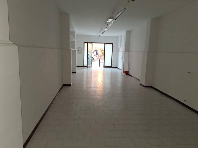 Locale Commerciale in affitto a Puglia, Taranto