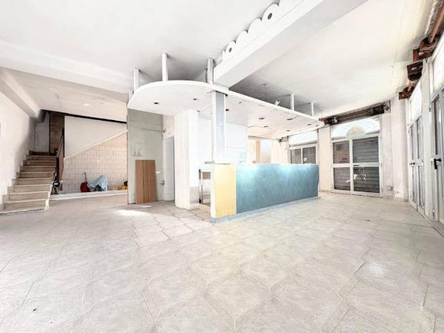 Locale Commerciale in affitto a Puglia, Taranto