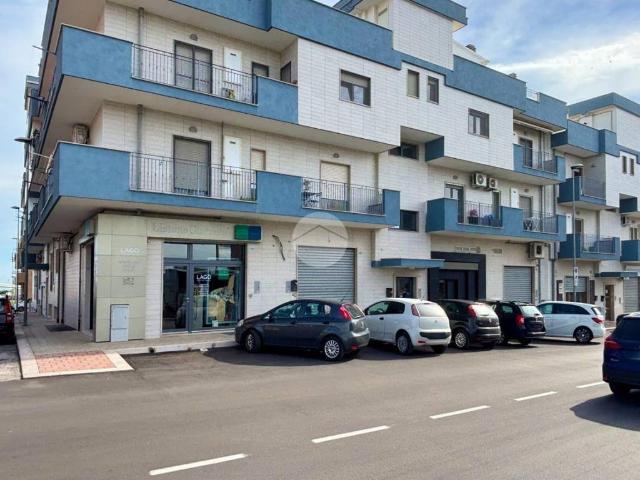 Locale Commerciale in affitto a Quartiere ANAS, Puglia