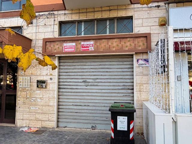 Locale Commerciale in affitto a Siponto, Puglia