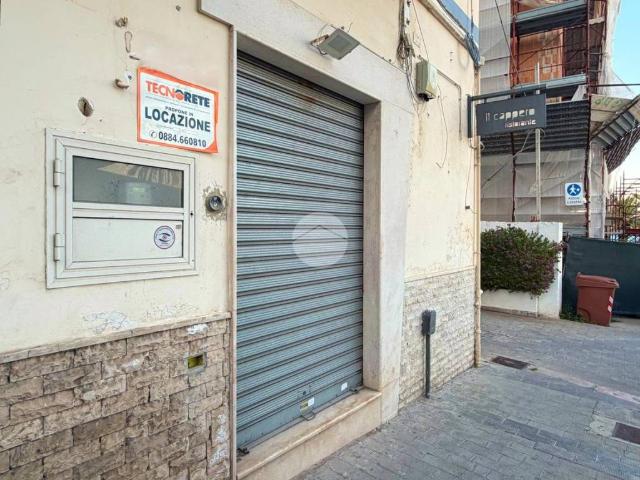 Locale Commerciale in affitto a Puglia, Foggia