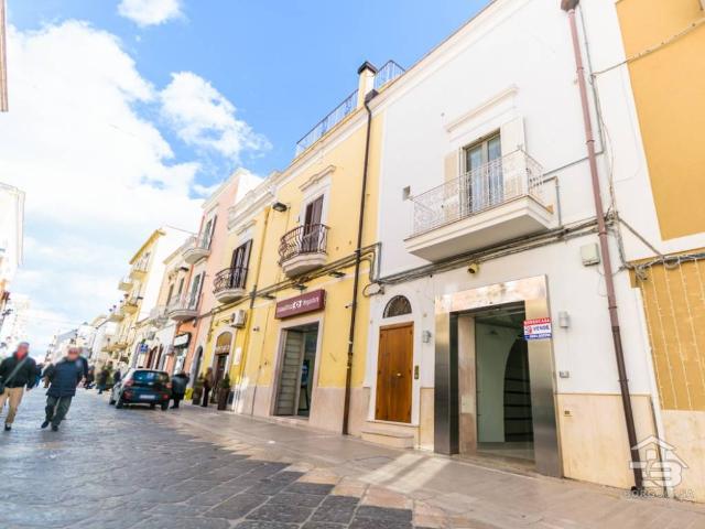 Locale Commerciale in affitto a Puglia, Foggia