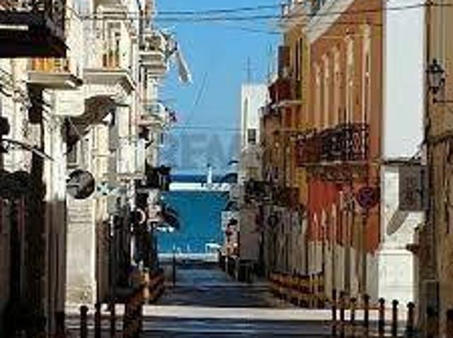 Locale Commerciale in affitto a Puglia, Foggia