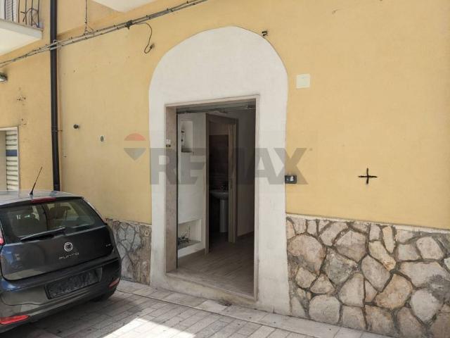 Locale Commerciale in affitto a Puglia, Foggia